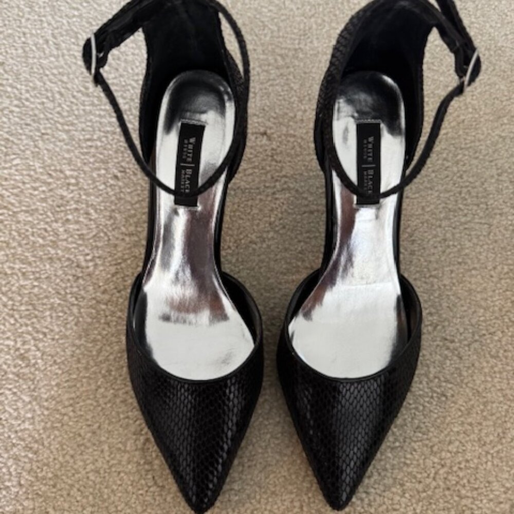 White House Black Market 6 1/2 Heels